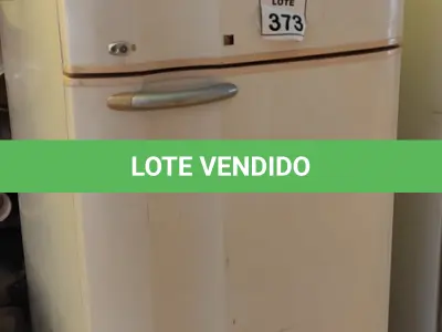LOTE 373 - 01 GELADEIRA MARCA ELETROLUX 220V COM AVARIAS. (NO ESTADO) ATENÇÃO! FAZER A VISITAÇÃO ANTES DE ARREMATAR, NÃO SABEMOS SE FUNCIONA. LEILÃO NÃO TEM GARANTIA E NEM DEVOLUÇÃO, SUJEITO A POSSÍVEIS AVARIAS VISÍVEIS/OCULTAS E/OU AUSÊNCIA DE COMPONENTES.