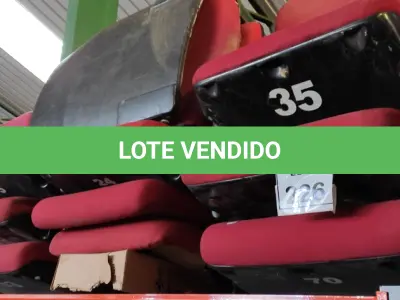 LOTE 226 - 10 POLTRONAS DE AUDITÓRIO NA COR VERMELHA. (NO ESTADO) ATENÇÃO! FAZER A VISITAÇÃO ANTES DE ARREMATAR, NÃO SABEMOS SE FUNCIONA. LEILÃO NÃO TEM GARANTIA E NEM DEVOLUÇÃO, SUJEITO A POSSÍVEIS AVARIAS VISÍVEIS/OCULTAS E/OU AUSÊNCIA DE COMPONENTES.