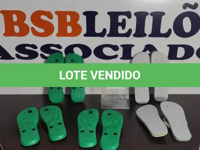 LOTE 030 - 05 PARES DE SANDÁLIAS HAVAIANAS NUMERAÇÕES 37,39,41 E 43. (NO ESTADO) ATENÇÃO! FAZER A VISITAÇÃO ANTES DE ARREMATAR, NÃO SABEMOS SE FUNCIONA. LEILÃO NÃO TEM GARANTIA E NEM DEVOLUÇÃO, SUJEITO A POSSÍVEIS AVARIAS VISÍVEIS/OCULTAS E/OU AUSÊNCIA DE COMPONENTES.
