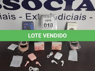 LOTE 018 - 02 FONES DE OUVIDO BLUETOOTH E 02 RELÓGIOS SMART WATCH.  (NO ESTADO) ATENÇÃO! FAZER A VISITAÇÃO ANTES DE ARREMATAR, NÃO SABEMOS SE FUNCIONA. LEILÃO NÃO TEM GARANTIA E NEM DEVOLUÇÃO, SUJEITO A POSSÍVEIS AVARIAS VISÍVEIS/OCULTAS E/OU AUSÊNCIA DE COMPONENTES.