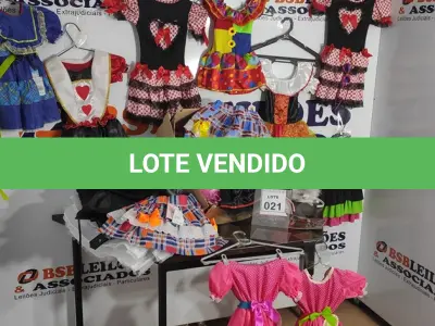 LOTE 021 - 01 LOTE COM DIVERSAS FANTASIAS INFANTIS.  (NO ESTADO) ATENÇÃO! FAZER A VISITAÇÃO ANTES DE ARREMATAR, NÃO SABEMOS SE FUNCIONA. LEILÃO NÃO TEM GARANTIA E NEM DEVOLUÇÃO, SUJEITO A POSSÍVEIS AVARIAS VISÍVEIS/OCULTAS E/OU AUSÊNCIA DE COMPONENTES.