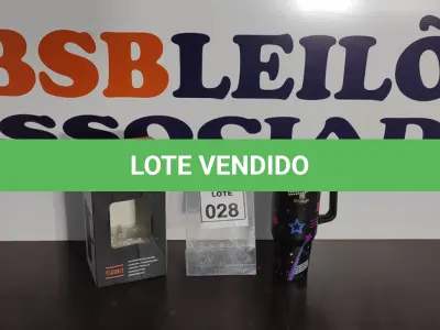 LOTE 028 - 01 COPO TÉRMICO STANLEY DE 1200ML PERSONALIZADO. (NO ESTADO) ATENÇÃO! FAZER A VISITAÇÃO ANTES DE ARREMATAR, NÃO SABEMOS SE FUNCIONA. LEILÃO NÃO TEM GARANTIA E NEM DEVOLUÇÃO, SUJEITO A POSSÍVEIS AVARIAS VISÍVEIS/OCULTAS E/OU AUSÊNCIA DE COMPONENTES.
