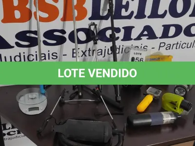 LOTE 056 - 01 LOTE COM DIVERSAS LANTERNAS, PAU DE SELFIE, BOMBA DE AR E BALANÇA DIGITAL. (NO ESTADO) ATENÇÃO! FAZER A VISITAÇÃO ANTES DE ARREMATAR, NÃO SABEMOS SE FUNCIONA. LEILÃO NÃO TEM GARANTIA E NEM DEVOLUÇÃO, SUJEITO A POSSÍVEIS AVARIAS VISÍVEIS/OCULTAS E/OU AUSÊNCIA DE COMPONENTES.