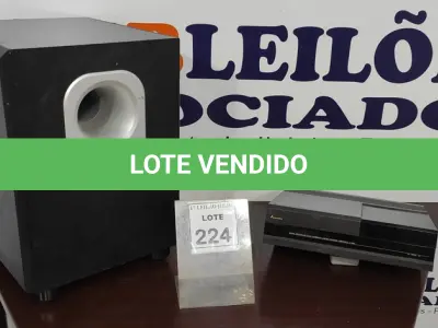 LOTE 224 - 01 TOCA DISCO E 01 CAIXA DE SOM MARCA JBL. (NO ESTADO) ATENÇÃO! FAZER A VISITAÇÃO ANTES DE ARREMATAR, NÃO SABEMOS SE FUNCIONA. LEILÃO NÃO TEM GARANTIA E NEM DEVOLUÇÃO, SUJEITO A POSSÍVEIS AVARIAS VISÍVEIS/OCULTAS E/OU AUSÊNCIA DE COMPONENTES.