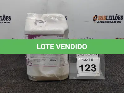 LOTE 123 - 02 REMOVEDORES DE CERA E ACABAMENTOS COM 5L CADA. (NO ESTADO) ATENÇÃO! FAZER A VISITAÇÃO ANTES DE ARREMATAR, NÃO SABEMOS SE FUNCIONA. LEILÃO NÃO TEM GARANTIA E NEM DEVOLUÇÃO, SUJEITO A POSSÍVEIS AVARIAS VISÍVEIS/OCULTAS E/OU AUSÊNCIA DE COMPONENTES.