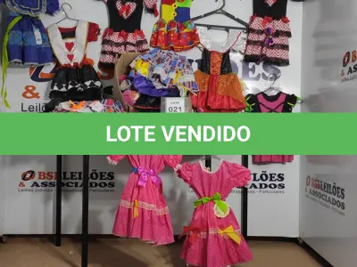 LOTE 021 - 01 LOTE COM DIVERSAS FANTASIAS INFANTIS.  (NO ESTADO) ATENÇÃO! FAZER A VISITAÇÃO ANTES DE ARREMATAR, NÃO SABEMOS SE FUNCIONA. LEILÃO NÃO TEM GARANTIA E NEM DEVOLUÇÃO, SUJEITO A POSSÍVEIS AVARIAS VISÍVEIS/OCULTAS E/OU AUSÊNCIA DE COMPONENTES.