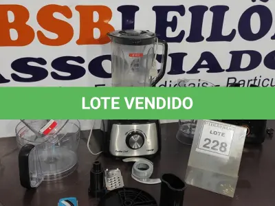LOTE 228 - 01 MULTIPROCESSADOR MARCA MONDIAL, 01 BASE DE LIQUIDIFICADOR E 01 COPO AVULSO. (NO ESTADO) ATENÇÃO! FAZER A VISITAÇÃO ANTES DE ARREMATAR, NÃO SABEMOS SE FUNCIONA. LEILÃO NÃO TEM GARANTIA E NEM DEVOLUÇÃO, SUJEITO A POSSÍVEIS AVARIAS VISÍVEIS/OCULTAS E/OU AUSÊNCIA DE COMPONENTES.