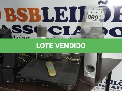 LOTE 089 - 02 APARELHOS DE HOME THEATER SENDO 01 INCOMPLETO. (NO ESTADO) ATENÇÃO! FAZER A VISITAÇÃO ANTES DE ARREMATAR, NÃO SABEMOS SE FUNCIONA. LEILÃO NÃO TEM GARANTIA E NEM DEVOLUÇÃO, SUJEITO A POSSÍVEIS AVARIAS VISÍVEIS/OCULTAS E/OU AUSÊNCIA DE COMPONENTES.