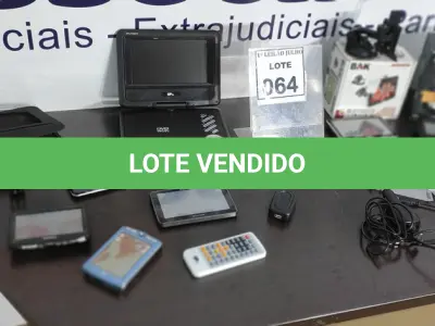 LOTE 064 - 06 APARELHOS DE GPS DE MARCAS E MODELOS DIVERSOS E 01 DVD PORTÁTIL.  (NO ESTADO) ATENÇÃO! FAZER A VISITAÇÃO ANTES DE ARREMATAR, NÃO SABEMOS SE FUNCIONA. LEILÃO NÃO TEM GARANTIA E NEM DEVOLUÇÃO, SUJEITO A POSSÍVEIS AVARIAS VISÍVEIS/OCULTAS E/OU AUSÊNCIA DE COMPONENTES.