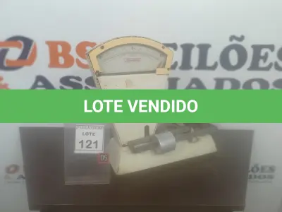 LOTE 121 - 01 BALANÇA ANTIGA. (NO ESTADO) ATENÇÃO! FAZER A VISITAÇÃO ANTES DE ARREMATAR, NÃO SABEMOS SE FUNCIONA. LEILÃO NÃO TEM GARANTIA E NEM DEVOLUÇÃO, SUJEITO A POSSÍVEIS AVARIAS VISÍVEIS/OCULTAS E/OU AUSÊNCIA DE COMPONENTES.