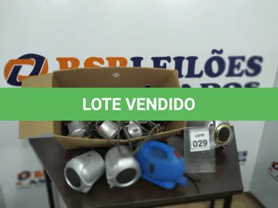 LOTE 029 - 01 PULVERIZADOR, 06 CAIXAS DE SOM E VÁRIOS HEADPHONES E TECLADOS PARA PC. (NO ESTADO) ATENÇÃO! FAZER A VISITAÇÃO ANTES DE ARREMATAR, NÃO SABEMOS SE FUNCIONA. LEILÃO NÃO TEM GARANTIA E NEM DEVOLUÇÃO, SUJEITO A POSSÍVEIS AVARIAS VISÍVEIS/OCULTAS E/OU AUSÊNCIA DE COMPONENTES.
