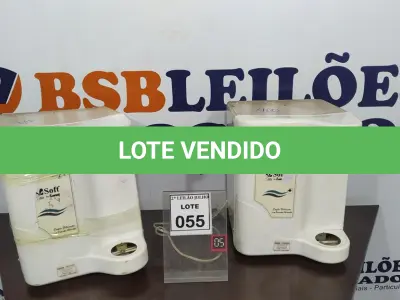 LOTE 055 - 02 PURIFICADORES DE ÁGUA MARCA SOFT. (NO ESTADO) ATENÇÃO! FAZER A VISITAÇÃO ANTES DE ARREMATAR, NÃO SABEMOS SE FUNCIONA. LEILÃO NÃO TEM GARANTIA E NEM DEVOLUÇÃO, SUJEITO A POSSÍVEIS AVARIAS VISÍVEIS/OCULTAS E/OU AUSÊNCIA DE COMPONENTES.