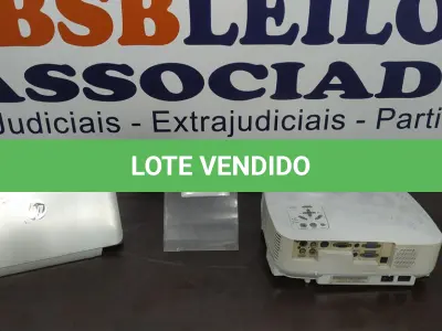 LOTE 015 - 01 NOTEBOOK MARCA HP E 01 PROJETOR MARCA NEC. (NO ESTADO) ATENÇÃO! FAZER A VISITAÇÃO ANTES DE ARREMATAR, NÃO SABEMOS SE FUNCIONA. LEILÃO NÃO TEM GARANTIA E NEM DEVOLUÇÃO, SUJEITO A POSSÍVEIS AVARIAS VISÍVEIS/OCULTAS E/OU AUSÊNCIA DE COMPONENTES.