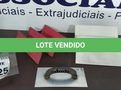 LOTE 225 - 02 DESEMPENADEIRAS COM EVA, 02 DESEMPENADEIRAS PLÁSTICAS E 01 DESEMPENADEIRA DE AÇO LISA. (NO ESTADO) ATENÇÃO! FAZER A VISITAÇÃO ANTES DE ARREMATAR, NÃO SABEMOS SE FUNCIONA. LEILÃO NÃO TEM GARANTIA E NEM DEVOLUÇÃO, SUJEITO A POSSÍVEIS AVARIAS VISÍVEIS/OCULTAS E/OU AUSÊNCIA DE COMPONENTES.