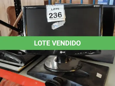 LOTE 236 - 08 MONITORES LCD DE MARCAS E MODELOS DIVERSOS. (NO ESTADO) ATENÇÃO! FAZER A VISITAÇÃO ANTES DE ARREMATAR, NÃO SABEMOS SE FUNCIONA. LEILÃO NÃO TEM GARANTIA E NEM DEVOLUÇÃO, SUJEITO A POSSÍVEIS AVARIAS VISÍVEIS/OCULTAS E/OU AUSÊNCIA DE COMPONENTES.