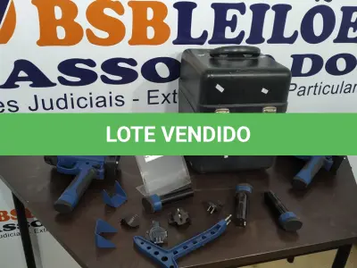 LOTE 007 - 02 RADARES MÓVEIS. (NO ESTADO) ATENÇÃO! FAZER A VISITAÇÃO ANTES DE ARREMATAR, NÃO SABEMOS SE FUNCIONA. LEILÃO NÃO TEM GARANTIA E NEM DEVOLUÇÃO, SUJEITO A POSSÍVEIS AVARIAS VISÍVEIS/OCULTAS E/OU AUSÊNCIA DE COMPONENTES.