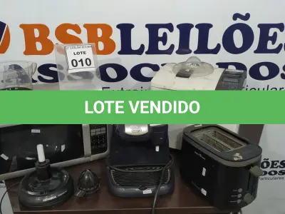 LOTE 010 - 01 MICRO-ONDAS, 01 PANIFICADORA ELÉTRICA, 01CAFETEIRA, 01ESPREMEDOR DE LARANJA E 01 TORRADEIRA. (NO ESTADO) ATENÇÃO! FAZER A VISITAÇÃO ANTES DE ARREMATAR, NÃO SABEMOS SE FUNCIONA. LEILÃO NÃO TEM GARANTIA E NEM DEVOLUÇÃO, SUJEITO A POSSÍVEIS AVARIAS VISÍVEIS/OCULTAS E/OU AUSÊNCIA DE COMPONENTES.