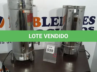 LOTE 039 - 02 CAFETEIRAS ELÉTRICAS EM INOX. (NO ESTADO) ATENÇÃO! FAZER A VISITAÇÃO ANTES DE ARREMATAR, NÃO SABEMOS SE FUNCIONA. LEILÃO NÃO TEM GARANTIA E NEM DEVOLUÇÃO, SUJEITO A POSSÍVEIS AVARIAS VISÍVEIS/OCULTAS E/OU AUSÊNCIA DE COMPONENTES.
