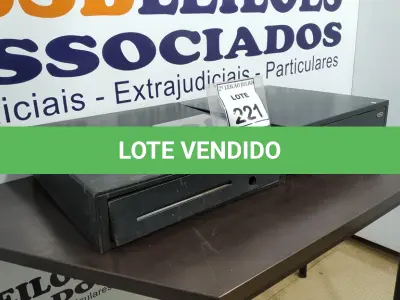 LOTE 221 - 02 CAIXAS REGISTRADORAS PARA RETIRADA DE PEÇAS. (NO ESTADO) ATENÇÃO! FAZER A VISITAÇÃO ANTES DE ARREMATAR, NÃO SABEMOS SE FUNCIONA. LEILÃO NÃO TEM GARANTIA E NEM DEVOLUÇÃO, SUJEITO A POSSÍVEIS AVARIAS VISÍVEIS/OCULTAS E/OU AUSÊNCIA DE COMPONENTES.