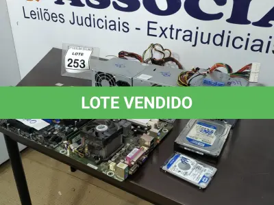 LOTE 253 - 03 FONTES PARA COMPUTADOR, 02 HDS E 02 PLACAS MÃE. (NO ESTADO) ATENÇÃO! FAZER A VISITAÇÃO ANTES DE ARREMATAR, NÃO SABEMOS SE FUNCIONA. LEILÃO NÃO TEM GARANTIA E NEM DEVOLUÇÃO, SUJEITO A POSSÍVEIS AVARIAS VISÍVEIS/OCULTAS E/OU AUSÊNCIA DE COMPONENTES.