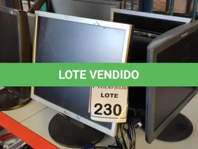 LOTE 230 - 07 MONITORES LCD DE MARCAS E MODELOS DIVERSOS. (NO ESTADO) ATENÇÃO! FAZER A VISITAÇÃO ANTES DE ARREMATAR, NÃO SABEMOS SE FUNCIONA. LEILÃO NÃO TEM GARANTIA E NEM DEVOLUÇÃO, SUJEITO A POSSÍVEIS AVARIAS VISÍVEIS/OCULTAS E/OU AUSÊNCIA DE COMPONENTES.