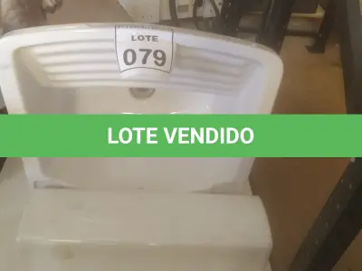 LOTE 079 - 01 TANQUE COM COLUNA. (NO ESTADO) ATENÇÃO! FAZER A VISITAÇÃO ANTES DE ARREMATAR, NÃO SABEMOS SE FUNCIONA. LEILÃO NÃO TEM GARANTIA E NEM DEVOLUÇÃO, SUJEITO A POSSÍVEIS AVARIAS VISÍVEIS/OCULTAS E/OU AUSÊNCIA DE COMPONENTES.