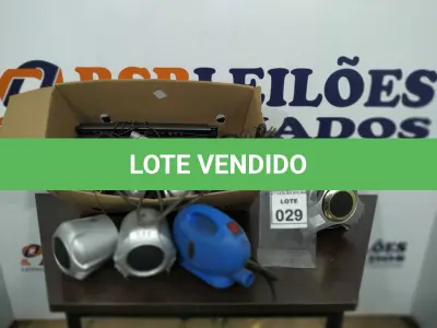 LOTE 029 - 01 PULVERIZADOR, 06 CAIXAS DE SOM E VÁRIOS HEADPHONES E TECLADOS PARA PC. (NO ESTADO) ATENÇÃO! FAZER A VISITAÇÃO ANTES DE ARREMATAR, NÃO SABEMOS SE FUNCIONA. LEILÃO NÃO TEM GARANTIA E NEM DEVOLUÇÃO, SUJEITO A POSSÍVEIS AVARIAS VISÍVEIS/OCULTAS E/OU AUSÊNCIA DE COMPONENTES.