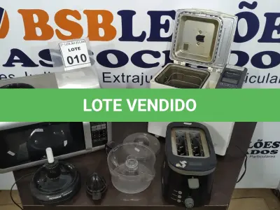 LOTE 010 - 01 MICRO-ONDAS, 01 PANIFICADORA ELÉTRICA, 01CAFETEIRA, 01ESPREMEDOR DE LARANJA E 01 TORRADEIRA. (NO ESTADO) ATENÇÃO! FAZER A VISITAÇÃO ANTES DE ARREMATAR, NÃO SABEMOS SE FUNCIONA. LEILÃO NÃO TEM GARANTIA E NEM DEVOLUÇÃO, SUJEITO A POSSÍVEIS AVARIAS VISÍVEIS/OCULTAS E/OU AUSÊNCIA DE COMPONENTES.