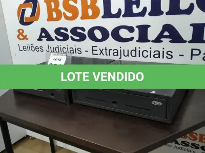 LOTE 221 - 02 CAIXAS REGISTRADORAS PARA RETIRADA DE PEÇAS. (NO ESTADO) ATENÇÃO! FAZER A VISITAÇÃO ANTES DE ARREMATAR, NÃO SABEMOS SE FUNCIONA. LEILÃO NÃO TEM GARANTIA E NEM DEVOLUÇÃO, SUJEITO A POSSÍVEIS AVARIAS VISÍVEIS/OCULTAS E/OU AUSÊNCIA DE COMPONENTES.
