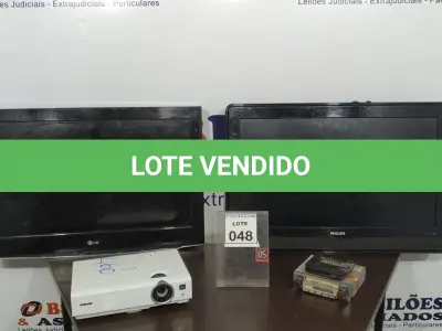 LOTE 048 - 01 TV LCD 32’’ MARCA LG, 01 TV LCD 32’’ MARCA PHILLIPS, 01 PROJETOR MARCA SONY E 01 APARELHO DE SOM PARA CARRO. (NO ESTADO) ATENÇÃO! FAZER A VISITAÇÃO ANTES DE ARREMATAR, NÃO SABEMOS SE FUNCIONA. LEILÃO NÃO TEM GARANTIA E NEM DEVOLUÇÃO, SUJEITO A POSSÍVEIS AVARIAS VISÍVEIS/OCULTAS E/OU AUSÊNCIA DE COMPONENTES.