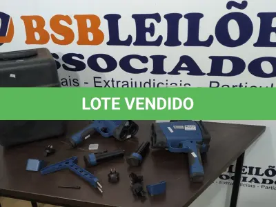 LOTE 004 - 02 RADARES MÓVEIS. (NO ESTADO) ATENÇÃO! FAZER A VISITAÇÃO ANTES DE ARREMATAR, NÃO SABEMOS SE FUNCIONA. LEILÃO NÃO TEM GARANTIA E NEM DEVOLUÇÃO, SUJEITO A POSSÍVEIS AVARIAS VISÍVEIS/OCULTAS E/OU AUSÊNCIA DE COMPONENTES.