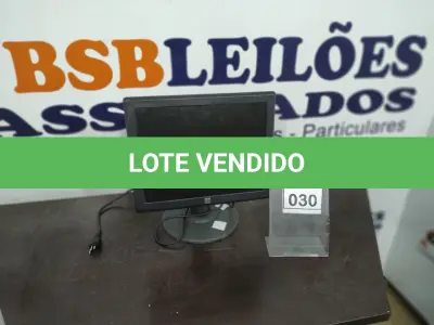 LOTE 030 - 01 MONITOR TOUCH SCREEN MARCA ELO. (NO ESTADO) ATENÇÃO! FAZER A VISITAÇÃO ANTES DE ARREMATAR, NÃO SABEMOS SE FUNCIONA. LEILÃO NÃO TEM GARANTIA E NEM DEVOLUÇÃO, SUJEITO A POSSÍVEIS AVARIAS VISÍVEIS/OCULTAS E/OU AUSÊNCIA DE COMPONENTES.