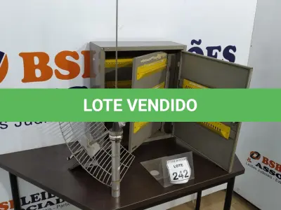 LOTE 242 - 01 QUADRO ELÉTRICO E 01 ANTENA VIA A RÁDIO.  (NO ESTADO) ATENÇÃO! FAZER A VISITAÇÃO ANTES DE ARREMATAR, NÃO SABEMOS SE FUNCIONA. LEILÃO NÃO TEM GARANTIA E NEM DEVOLUÇÃO, SUJEITO A POSSÍVEIS AVARIAS VISÍVEIS/OCULTAS E/OU AUSÊNCIA DE COMPONENTES.