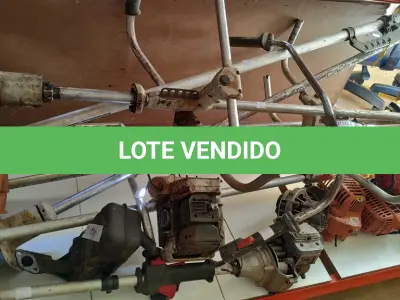 LOTE 241 - 01 LOTE COM VÁRIOS MOTORES E CHASSI DE ROÇADEIRAS. (NO ESTADO) ATENÇÃO! FAZER A VISITAÇÃO ANTES DE ARREMATAR, NÃO SABEMOS SE FUNCIONA. LEILÃO NÃO TEM GARANTIA E NEM DEVOLUÇÃO, SUJEITO A POSSÍVEIS AVARIAS VISÍVEIS/OCULTAS E/OU AUSÊNCIA DE COMPONENTES.