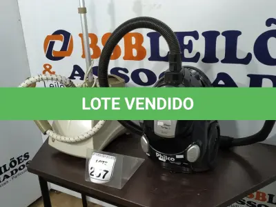 LOTE 257 - 01 ASPIRADOR DE PÓ MARCA PHILCO E 01 VAPORIZADOR DE ROUPAS. (NO ESTADO) ATENÇÃO! FAZER A VISITAÇÃO ANTES DE ARREMATAR, NÃO SABEMOS SE FUNCIONA, LEILÃO NÃO TEM GARANTIA E NEM DEVOLUÇÃO, SUJEITO A POSSÍVEIS AVARIAS VISÍVEIS/OCULTAS E/OU AUSÊNCIA DE COMPONENTES.