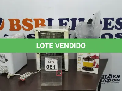 LOTE 061 - 02 PURIFICADORES DE ÁGUA E 01 ESPREMEDOR DE FRUTAS MARCA BRITÂNIA. (NO ESTADO) ATENÇÃO! FAZER A VISITAÇÃO ANTES DE ARREMATAR, NÃO SABEMOS SE FUNCIONA. LEILÃO NÃO TEM GARANTIA E NEM DEVOLUÇÃO, SUJEITO A POSSÍVEIS AVARIAS VISÍVEIS/OCULTAS E/OU AUSÊNCIA DE COMPONENTES.