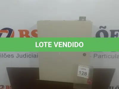 LOTE 128 - 01 CAIXA DE QUADRO ELÉTRICO. (NO ESTADO) ATENÇÃO! FAZER A VISITAÇÃO ANTES DE ARREMATAR, NÃO SABEMOS SE FUNCIONA. LEILÃO NÃO TEM GARANTIA E NEM DEVOLUÇÃO, SUJEITO A POSSÍVEIS AVARIAS VISÍVEIS/OCULTAS E/OU AUSÊNCIA DE COMPONENTES.