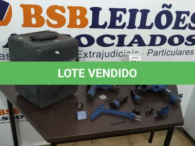 LOTE 004 - 02 RADARES MÓVEIS. (NO ESTADO) ATENÇÃO! FAZER A VISITAÇÃO ANTES DE ARREMATAR, NÃO SABEMOS SE FUNCIONA. LEILÃO NÃO TEM GARANTIA E NEM DEVOLUÇÃO, SUJEITO A POSSÍVEIS AVARIAS VISÍVEIS/OCULTAS E/OU AUSÊNCIA DE COMPONENTES.