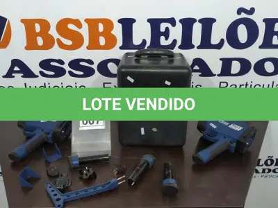 LOTE 007 - 02 RADARES MÓVEIS. (NO ESTADO) ATENÇÃO! FAZER A VISITAÇÃO ANTES DE ARREMATAR, NÃO SABEMOS SE FUNCIONA. LEILÃO NÃO TEM GARANTIA E NEM DEVOLUÇÃO, SUJEITO A POSSÍVEIS AVARIAS VISÍVEIS/OCULTAS E/OU AUSÊNCIA DE COMPONENTES.