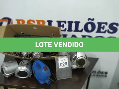 LOTE 029 - 01 PULVERIZADOR, 06 CAIXAS DE SOM E VÁRIOS HEADPHONES E TECLADOS PARA PC. (NO ESTADO) ATENÇÃO! FAZER A VISITAÇÃO ANTES DE ARREMATAR, NÃO SABEMOS SE FUNCIONA. LEILÃO NÃO TEM GARANTIA E NEM DEVOLUÇÃO, SUJEITO A POSSÍVEIS AVARIAS VISÍVEIS/OCULTAS E/OU AUSÊNCIA DE COMPONENTES.