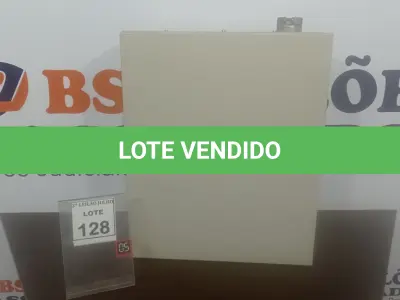 LOTE 128 - 01 CAIXA DE QUADRO ELÉTRICO. (NO ESTADO) ATENÇÃO! FAZER A VISITAÇÃO ANTES DE ARREMATAR, NÃO SABEMOS SE FUNCIONA. LEILÃO NÃO TEM GARANTIA E NEM DEVOLUÇÃO, SUJEITO A POSSÍVEIS AVARIAS VISÍVEIS/OCULTAS E/OU AUSÊNCIA DE COMPONENTES.