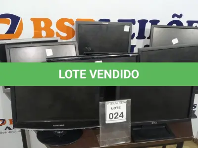 LOTE 024 - 09 MONITORES DE MARCAS E MODELOS DIVERSOS. (NO ESTADO) ATENÇÃO! FAZER A VISITAÇÃO ANTES DE ARREMATAR, NÃO SABEMOS SE FUNCIONA. LEILÃO NÃO TEM GARANTIA E NEM DEVOLUÇÃO, SUJEITO A POSSÍVEIS AVARIAS VISÍVEIS/OCULTAS E/OU AUSÊNCIA DE COMPONENTES.