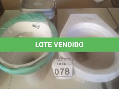 LOTE 078 - 02 VASOS SANITÁRIOS. (NO ESTADO) ATENÇÃO! FAZER A VISITAÇÃO ANTES DE ARREMATAR, NÃO SABEMOS SE FUNCIONA. LEILÃO NÃO TEM GARANTIA E NEM DEVOLUÇÃO, SUJEITO A POSSÍVEIS AVARIAS VISÍVEIS/OCULTAS E/OU AUSÊNCIA DE COMPONENTES.