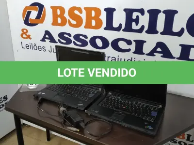 LOTE 237 - 02 NOTEBOOKS SENDO 01 COM FONTE. (NO ESTADO) ATENÇÃO! FAZER A VISITAÇÃO ANTES DE ARREMATAR, NÃO SABEMOS SE FUNCIONA. LEILÃO NÃO TEM GARANTIA E NEM DEVOLUÇÃO, SUJEITO A POSSÍVEIS AVARIAS VISÍVEIS/OCULTAS E/OU AUSÊNCIA DE COMPONENTES.