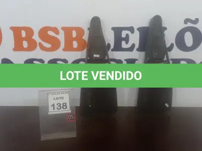 LOTE 138 - 01 PAR DE PÉS DE PATO. (NO ESTADO) ATENÇÃO! FAZER A VISITAÇÃO ANTES DE ARREMATAR, NÃO SABEMOS SE FUNCIONA. LEILÃO NÃO TEM GARANTIA E NEM DEVOLUÇÃO, SUJEITO A POSSÍVEIS AVARIAS VISÍVEIS/OCULTAS E/OU AUSÊNCIA DE COMPONENTES.