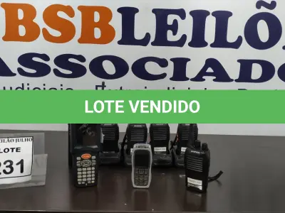 LOTE 231 - 05 RÁDIOS PX BAOFENG, 01 GRAVADOR DE VOZ, 01 LEITOR SOQUETE E 01 NOKIA 3220(NO ESTADO) ATENÇÃO! FAZER A VISITAÇÃO ANTES DE ARREMATAR, NÃO SABEMOS SE FUNCIONA. LEILÃO NÃO TEM GARANTIA E NEM DEVOLUÇÃO, SUJEITO A POSSÍVEIS AVARIAS VISÍVEIS/OCULTAS E/OU AUSÊNCIA DE COMPONENTES.
