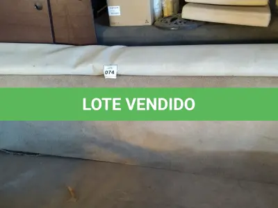 LOTE 074 - 01 TAPETE. (NO ESTADO EM QUE SE ENCONTRA. SUJEITO A AVARIAS OCULTAS/VISÍVEIS.) AU2115D