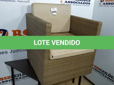 LOTE 056 - 01 POLTRONA DE JARDIM. (NO ESTADO EM QUE SE ENCONTRA. SUJEITO A AVARIAS OCULTAS/VISÍVEIS.) BH1517D