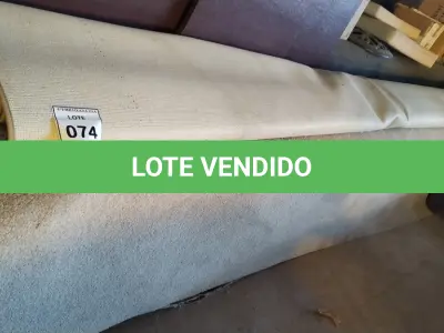 LOTE 074 - 01 TAPETE. (NO ESTADO EM QUE SE ENCONTRA. SUJEITO A AVARIAS OCULTAS/VISÍVEIS.) AU2115D