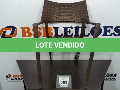 LOTE 063 - 01 CADEIRA DE JARDIM. (NO ESTADO EM QUE SE ENCONTRA. SUJEITO A AVARIAS OCULTAS/VISÍVEIS.) BH1581U